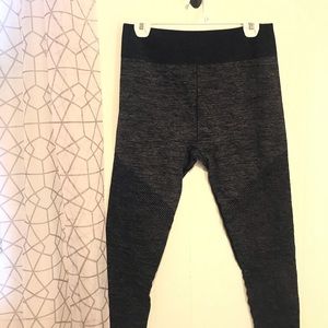 Grey Geometric Design Seamless Leggings